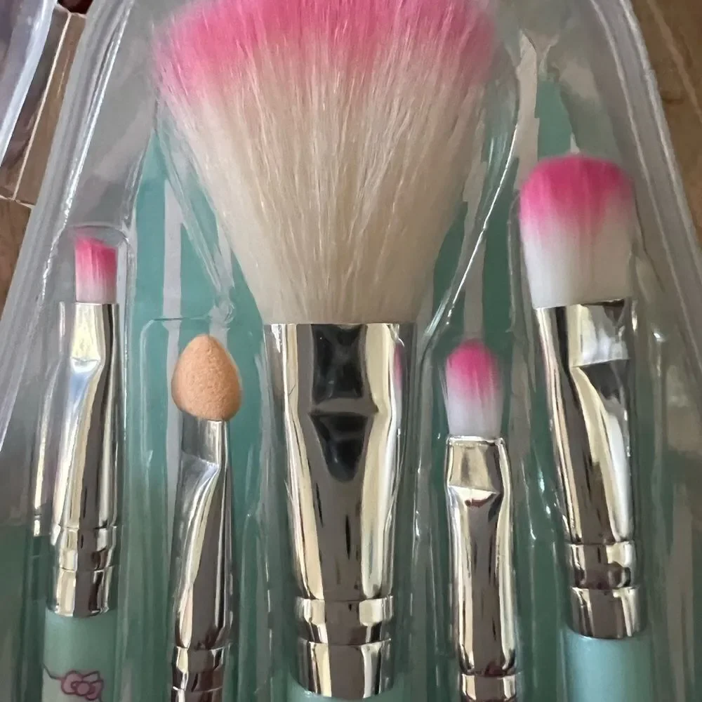 Hello Kitty Blue Set of Makeup Brushes
